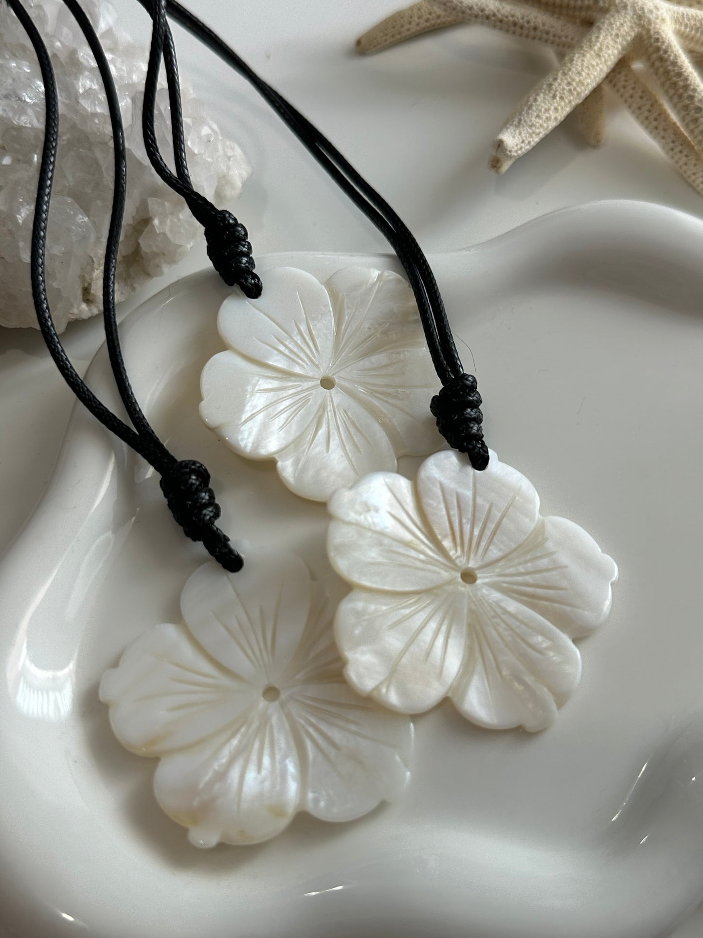 Lola Flower Necklace