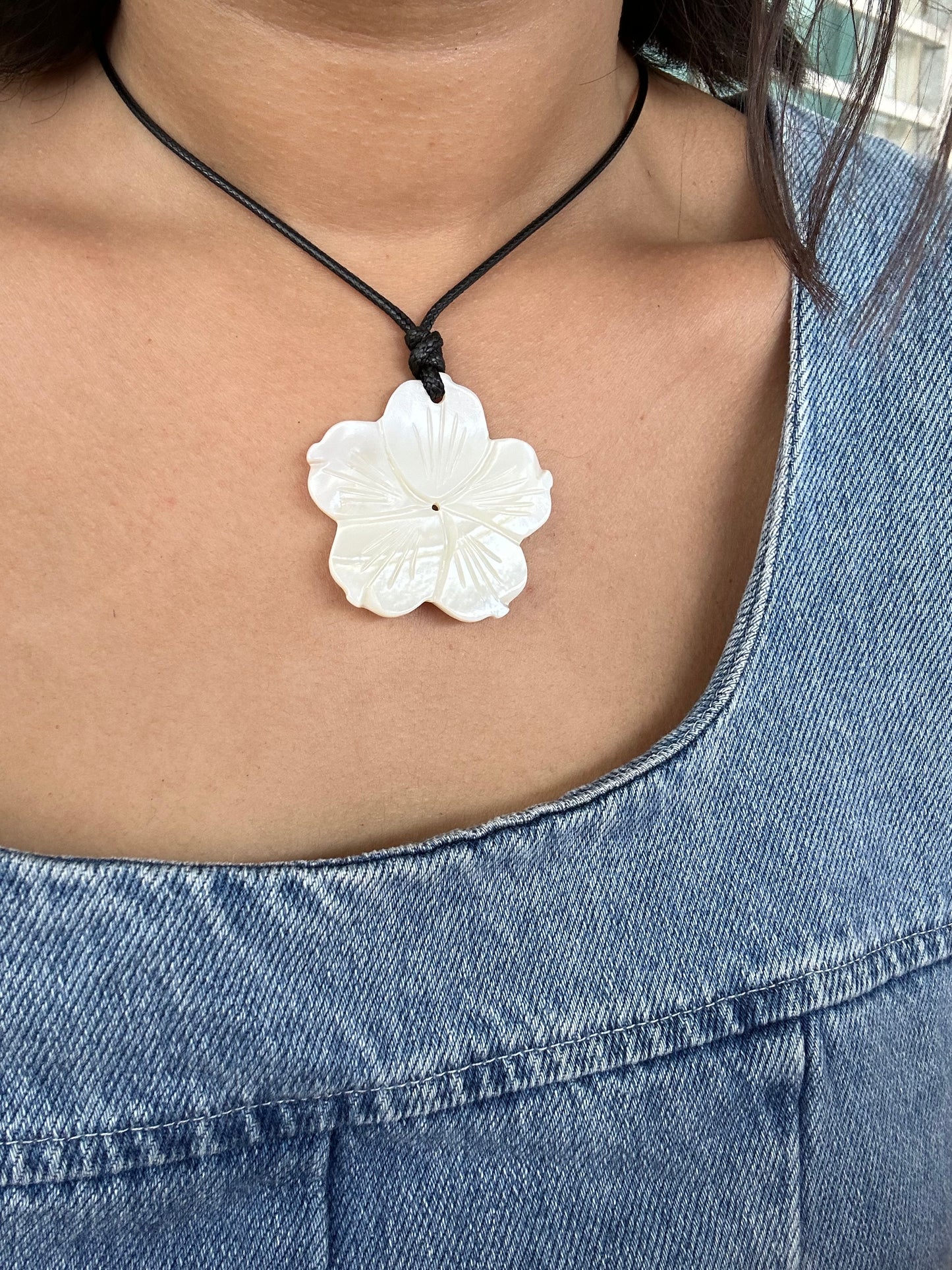 Lola Flower Necklace